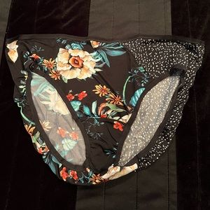 Cacique underwear size 14/16.